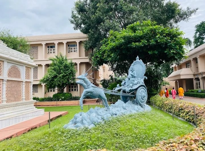 room book in shree gajanan maharaj sansthan